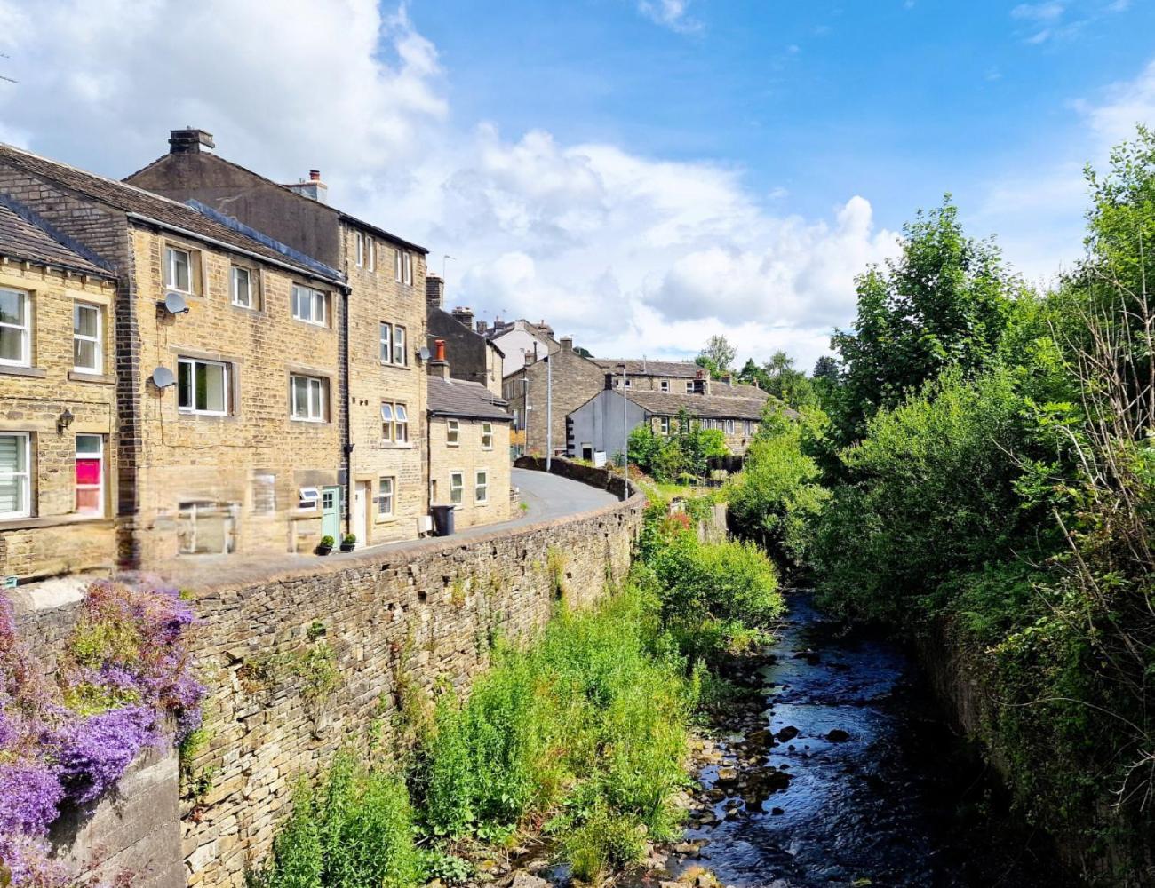 The Old Wash Kitchen - Charming Character Cottage In Holmfirth, Yorkshire Exteriör bild